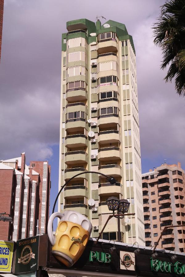 Apartamentos Torre Gerona Benidorm Kültér fotó