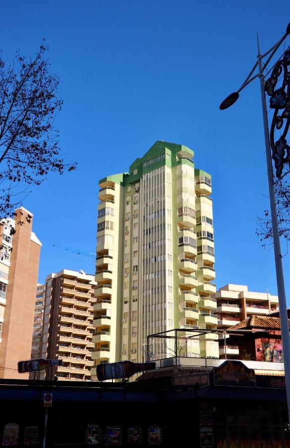 Apartamentos Torre Gerona Benidorm Kültér fotó