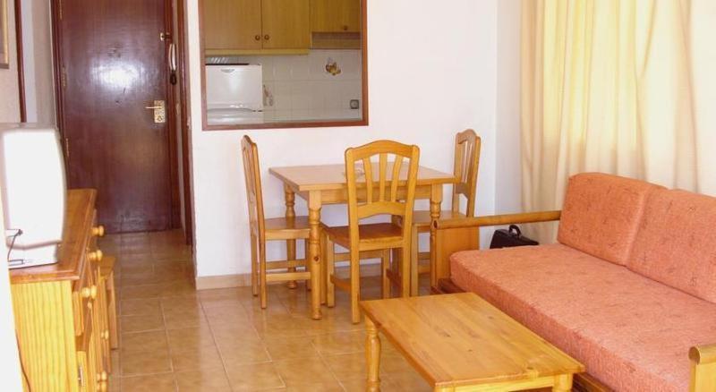 Apartamentos Torre Gerona Benidorm Szoba fotó