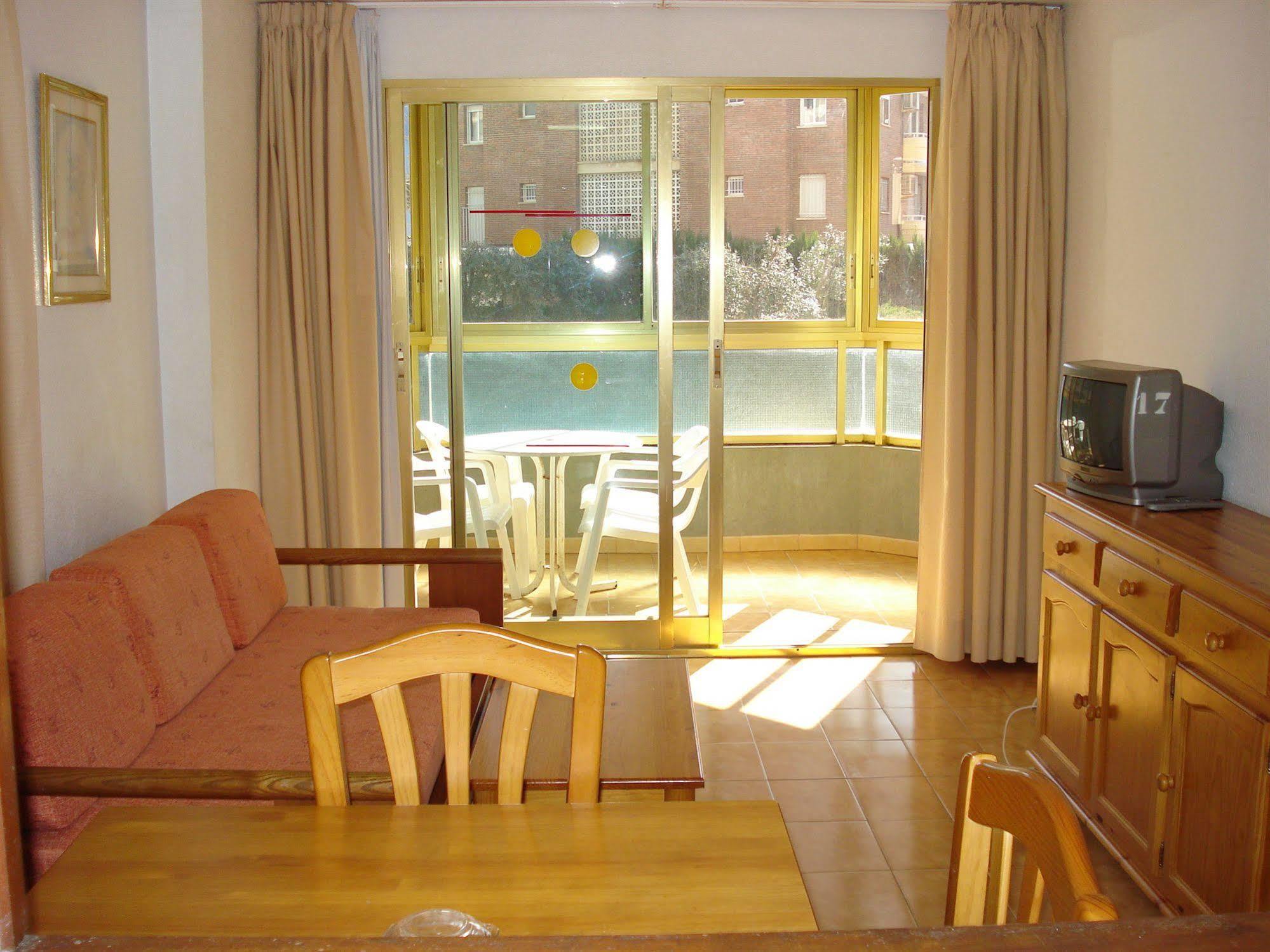Apartamentos Torre Gerona Benidorm Kültér fotó