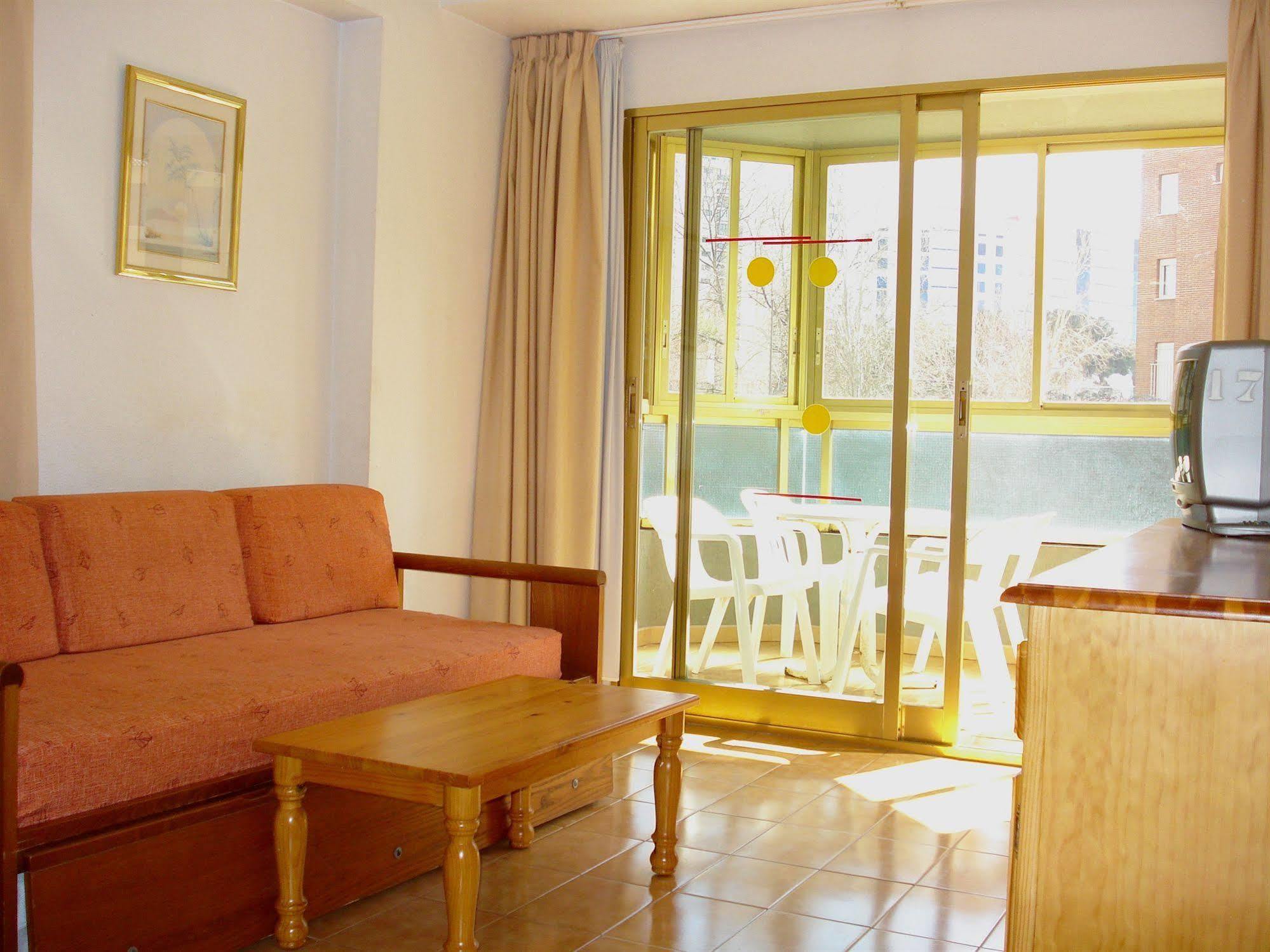 Apartamentos Torre Gerona Benidorm Kültér fotó